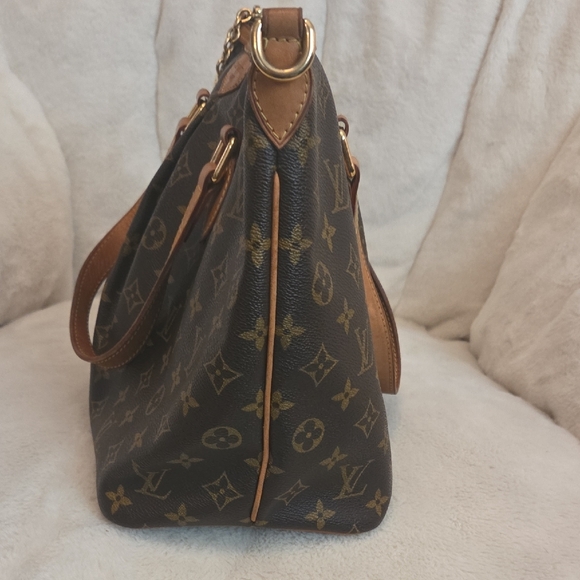 Louis Vuitton Palermo PM Shoulder Bag - Picture 7 of 13